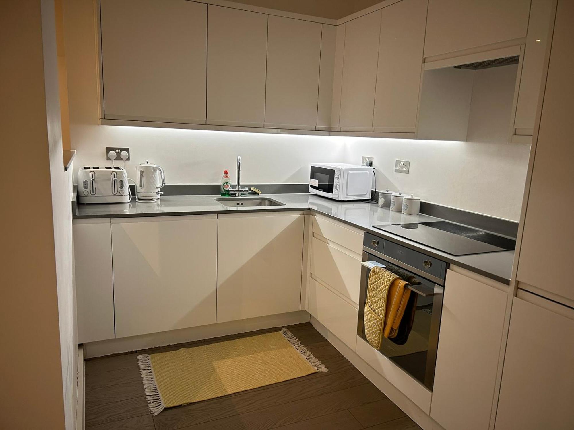 Maplewood Luxurious One-Bed Flat With Free Parking Hotel St Albans Exterior photo