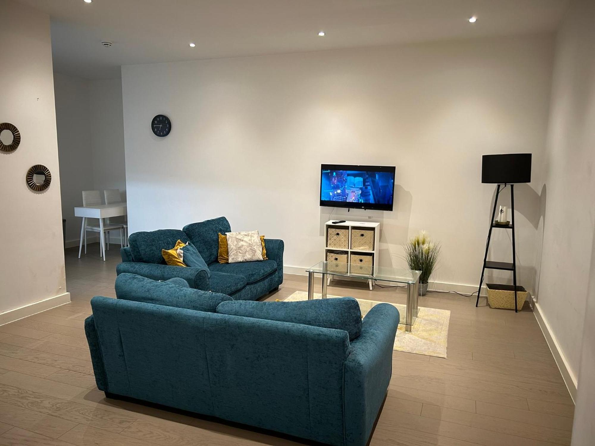 Maplewood Luxurious One-Bed Flat With Free Parking Hotel St Albans Exterior photo